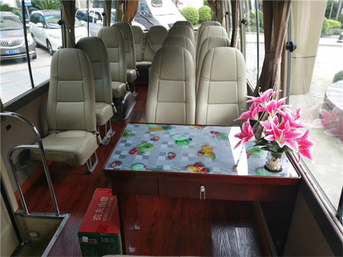 上海租中巴車 上海租中巴車